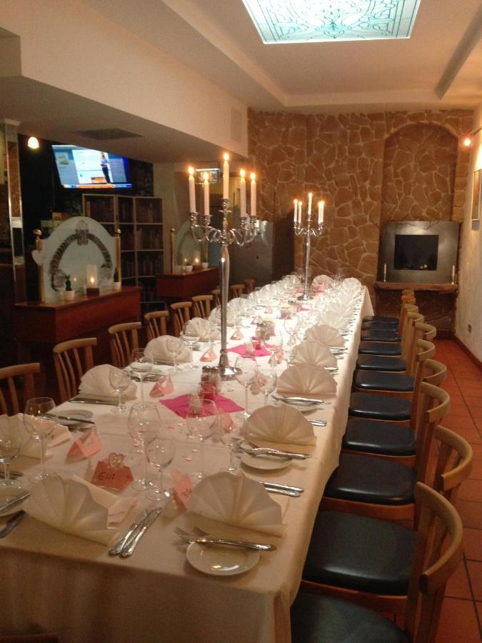 Marktplatzhotel - Restaurant Tafelspitz ไวน์ไฮม์ ภายนอก รูปภาพ