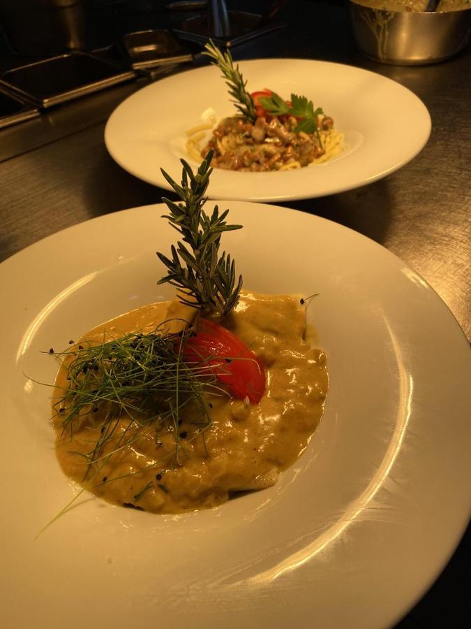 Marktplatzhotel - Restaurant Tafelspitz ไวน์ไฮม์ ภายนอก รูปภาพ
